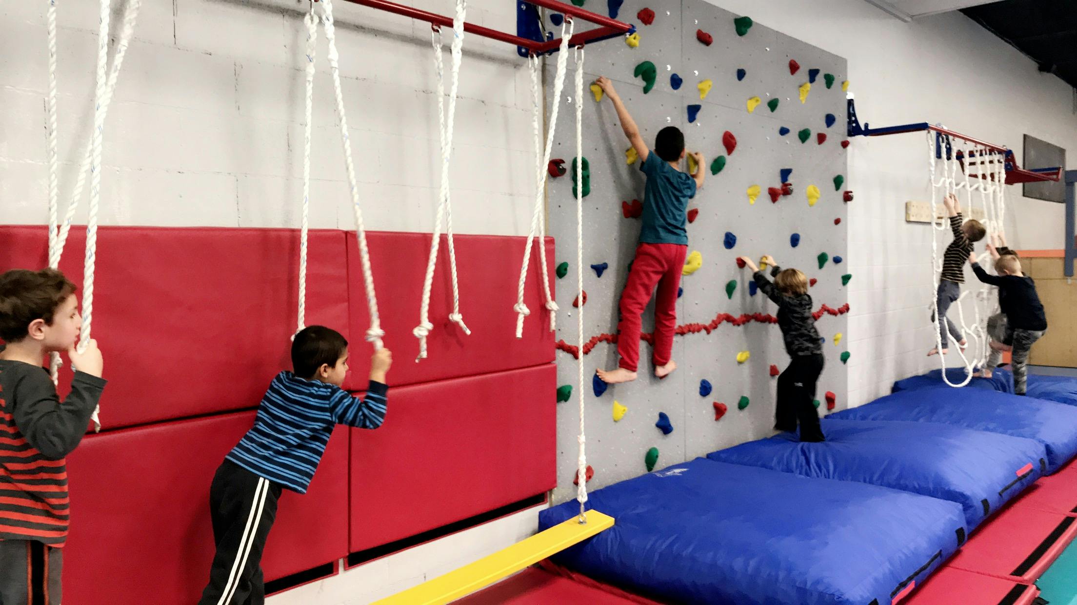 daycare-staff-at-pediatric-movement-center